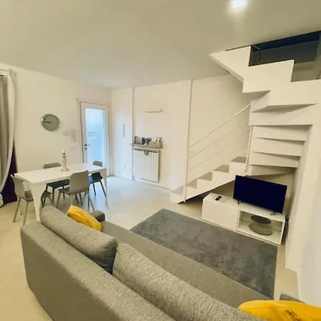 아파트 Sweet Home... Parking Inside 아자노 산 파올로